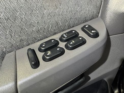 Used 2002 Ford Explorer XLS AWD/4WD image 8