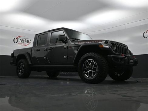 Used 2025 Jeep Gladiator Rubicon w/ Convenience Group image 26