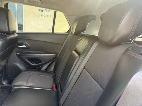 Used 2019 Chevrolet Trax LT w/ LT Convenience Package AWD/4WD image 10