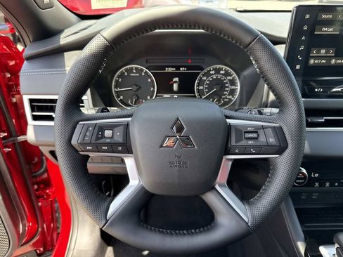 New 2026 Mitsubishi Outlander LE FWD image 40