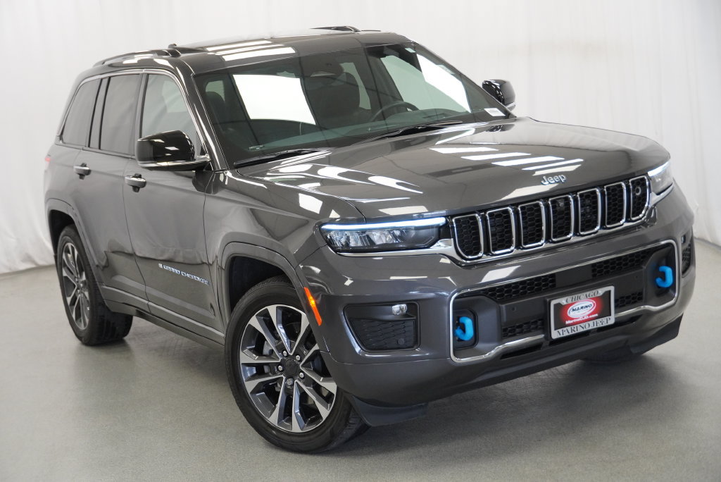 Used 2023 Jeep Grand Cherokee Overland w/ Advanced Protech Group III AWD/4WD image 12