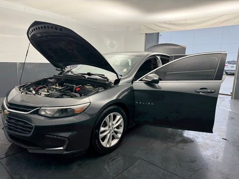 Used 2017 Chevrolet Malibu LT image 16