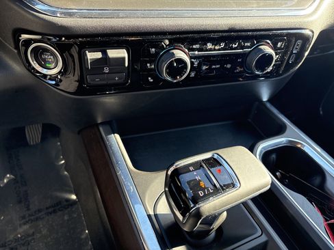 Used 2024 Chevrolet Silverado 1500 High Country w/ Technology Package image 31