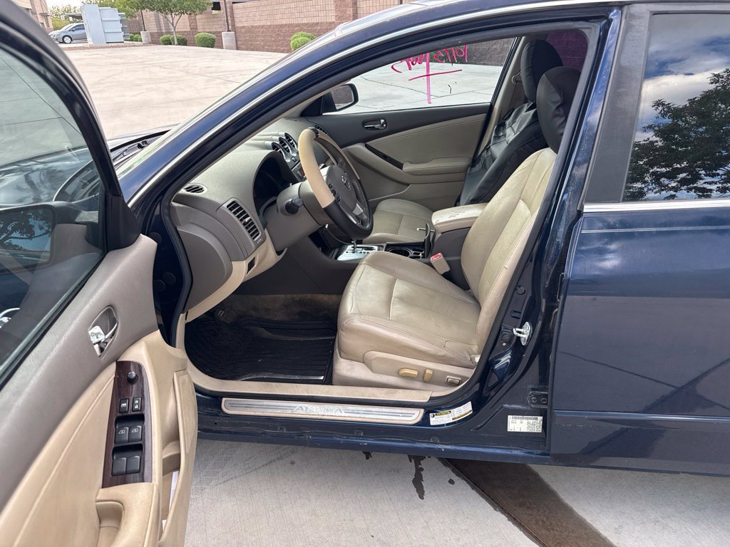 Used 2011 Nissan Altima 2.5 SL w/ 2.5SL Pkg FWD image 6