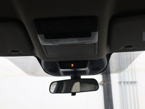 Used 2024 Nissan Rogue SV image 28