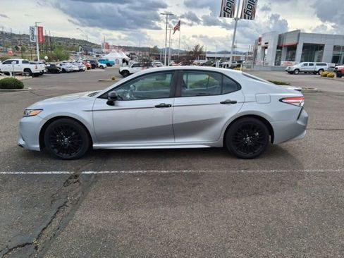 Used 2020 Toyota Camry SE w/ Carpet Mat Package image 2