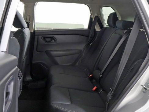 Used 2024 Nissan Rogue S image 25