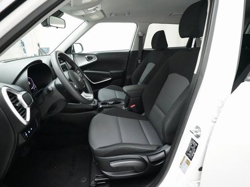 Certified 2023 Kia Soul LX w/ LX Technology Package image 7