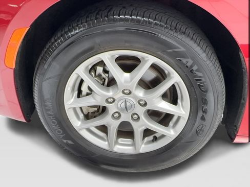 Used 2025 Chrysler Pacifica Select FWD image 12
