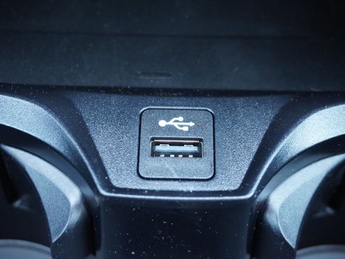 New 2025 BMW 330i Sedan w/ Convenience Package image 9