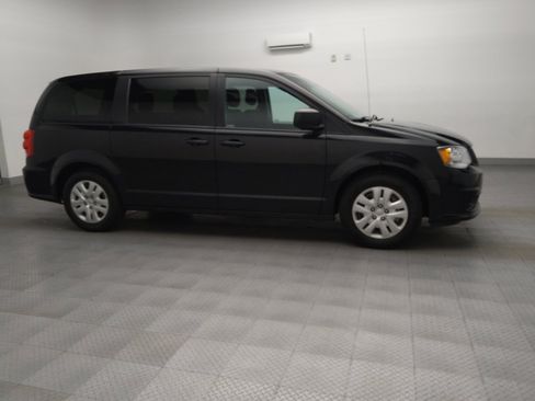 Used 2018 Dodge Grand Caravan SE image 11