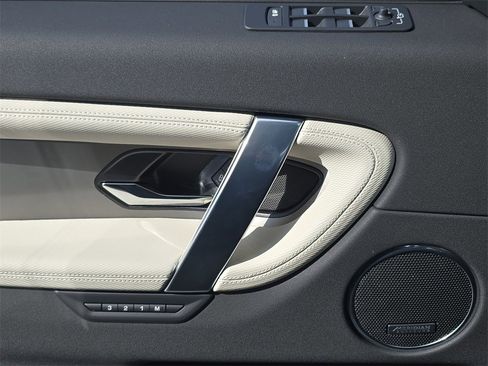 New 2026 Land Rover Discovery Sport Landmark image 28