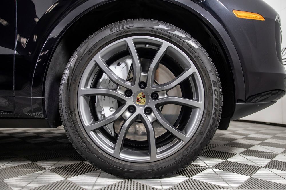 Used 2021 Porsche Cayenne Turbo AWD/4WD image 40