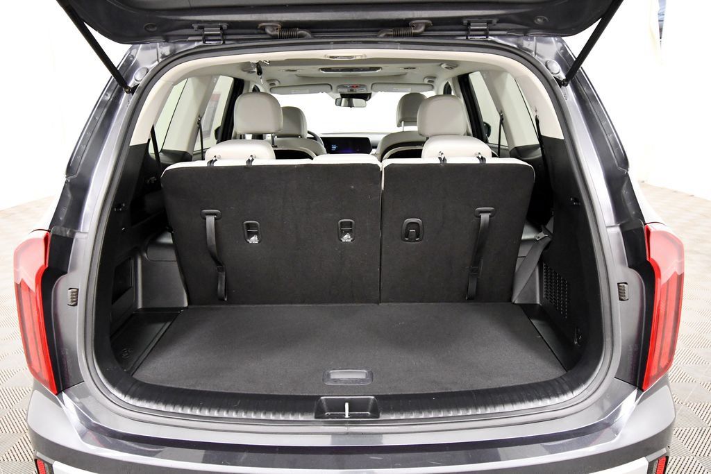 Certified 2024 Kia Telluride S w/ S Sunroof Package AWD/4WD image 7