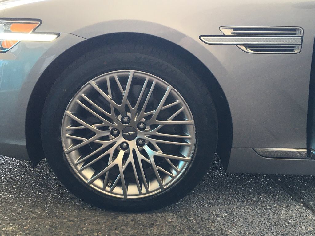 Used 2021 Genesis G90 3.3T Premium AWD/4WD image 39