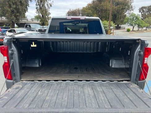 Used 2020 Chevrolet Silverado 1500 Custom w/ Custom Value Package AWD/4WD image 9