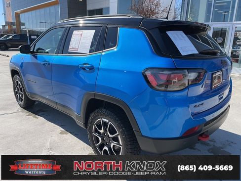 Used 2025 Jeep Compass Trailhawk w/ Trailhawk Elite Group image 17