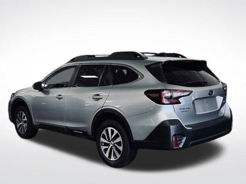 Used 2022 Subaru Outback Premium image 9