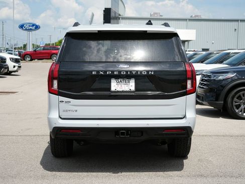 Used 2025 Ford Expedition Active AWD/4WD image 6
