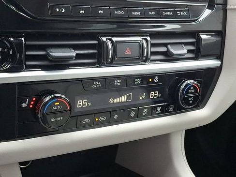 New 2025 Nissan Pathfinder SL image 14