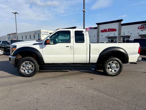 Used 2015 Ford F350 Lariat image 3