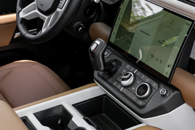 New 2026 Land Rover Defender 110 S AWD/4WD image 29