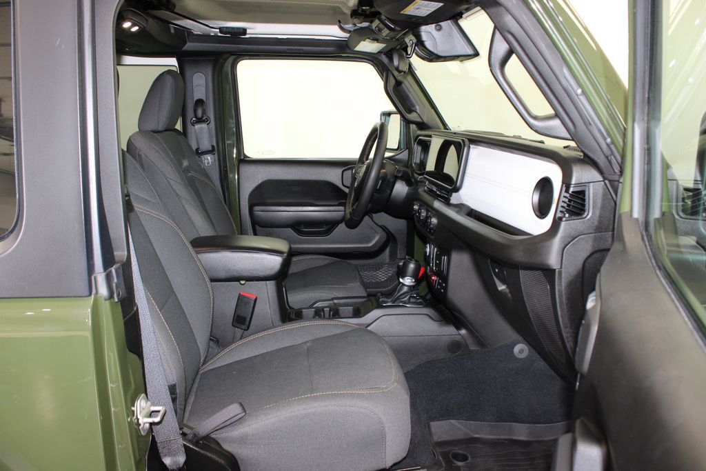 Used 2024 Jeep Wrangler Sport AWD/4WD image 10