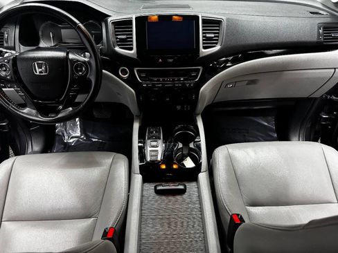 Used 2017 Honda Pilot Touring image 37