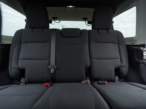 Used 2019 Jeep Wrangler Unlimited Sport S image 33