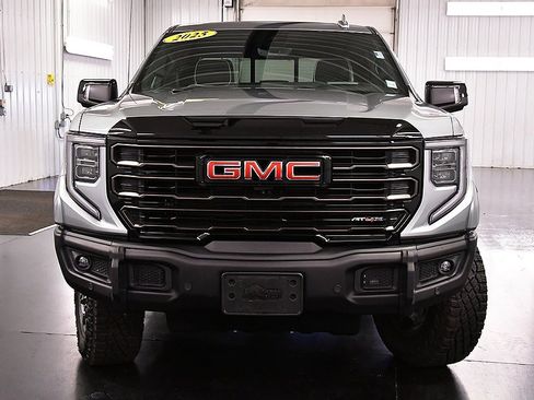 Used 2025 GMC Sierra 1500 AT4X image 2