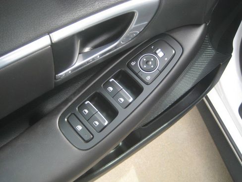 Used 2023 Hyundai Sonata Blue image 15