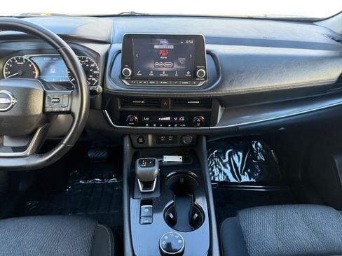Used 2025 Nissan Rogue SV AWD/4WD image 15