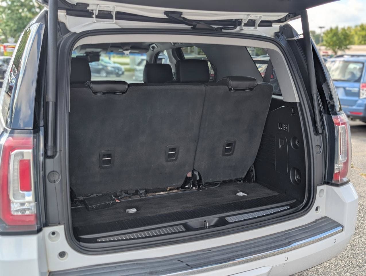 Used 2018 GMC Yukon Denali AWD/4WD image 6