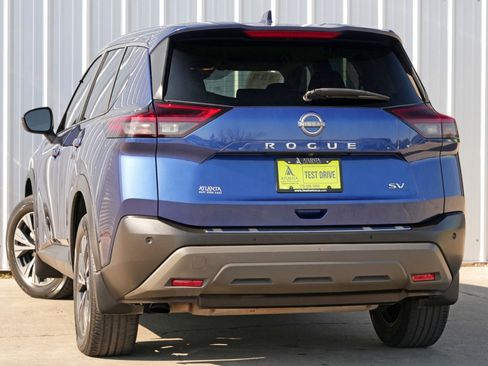 Used 2022 Nissan Rogue SV image 5