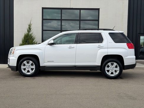 Used 2016 GMC Terrain SLE w/ Convenience Package AWD/4WD image 2
