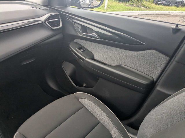 Used 2025 Chevrolet TrailBlazer LT FWD image 14