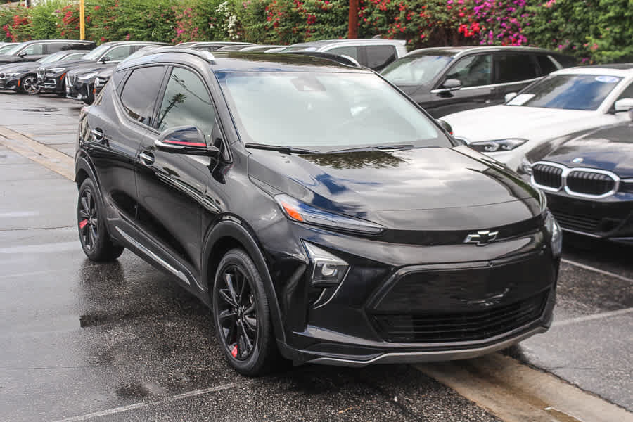 Used 2023 Chevrolet Bolt EUV Premier w/ Redline Edition FWD image 5