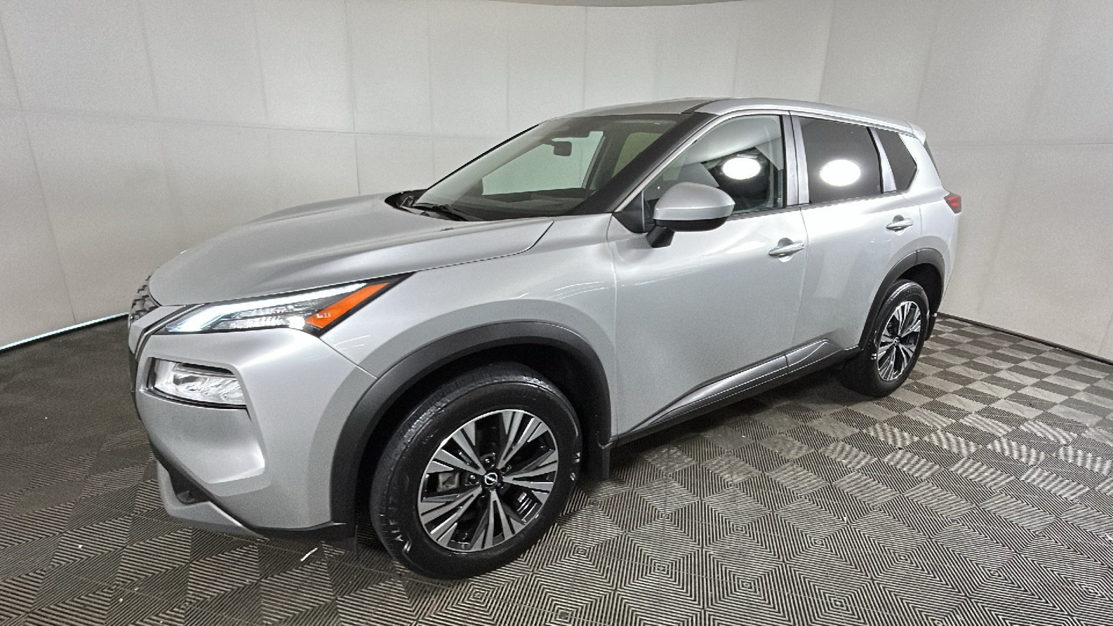 Used 2023 Nissan Rogue SV AWD/4WD image 8