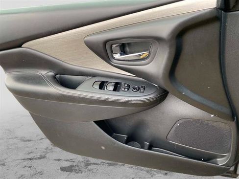 Used 2018 Nissan Murano SV image 20