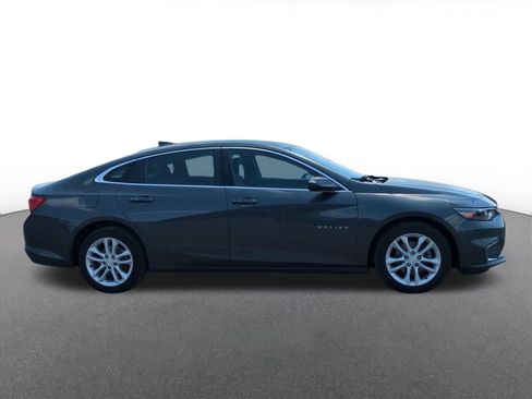 Used 2017 Chevrolet Malibu LT FWD image 7