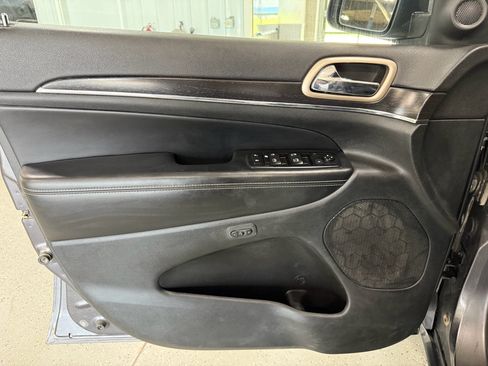 Used 2014 Jeep Grand Cherokee Limited AWD/4WD image 12