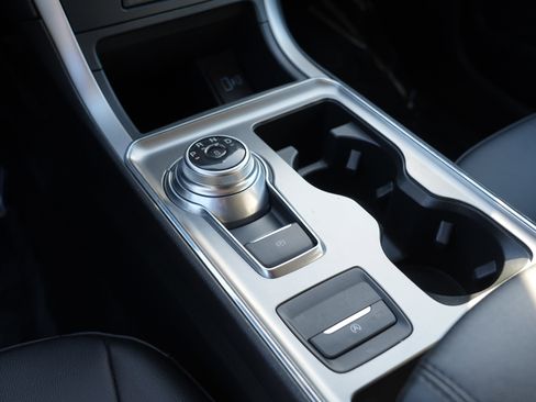 Used 2022 Ford Edge SEL w/ Convenience Package image 25