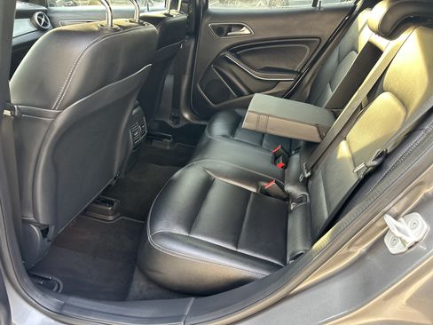 Used 2016 Mercedes-Benz GLA 250 image 36