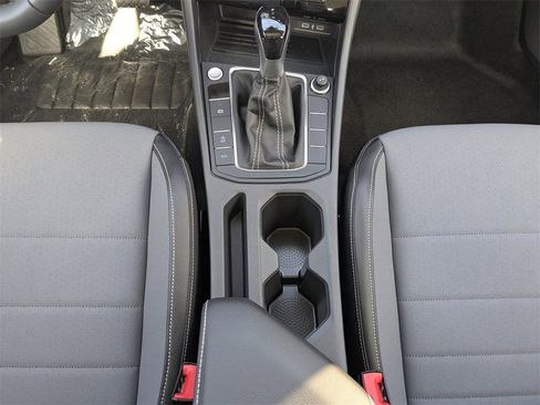 New 2026 Volkswagen Jetta SE image 18