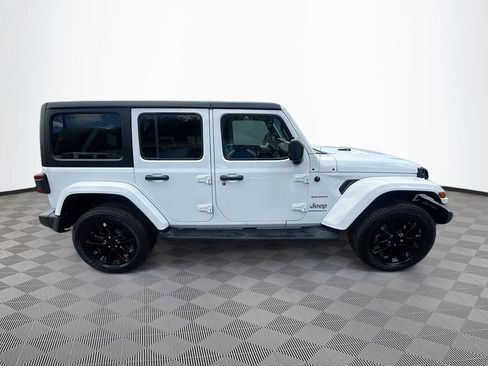 Used 2023 Jeep Wrangler Unlimited Sahara AWD/4WD image 5