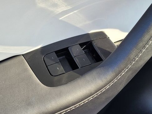 Used 2020 Tesla Model Y Performance image 16