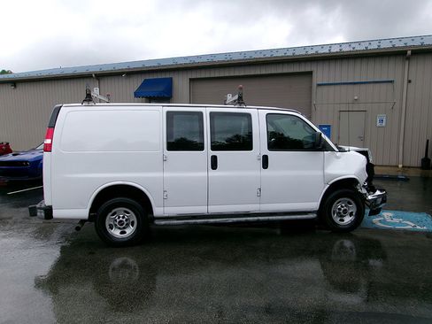 Used 2020 GMC Savana 2500 w/ Driver Convenience Package RWD image 9