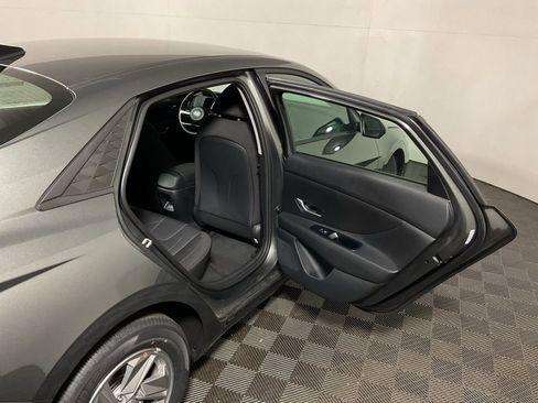 New 2026 Hyundai Elantra SE image 33