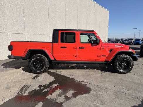 Used 2024 Jeep Gladiator Sport image 21