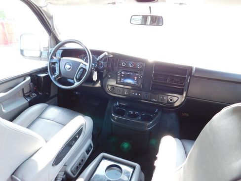 Used 2018 Chevrolet Express 2500 w/ Enhanced Convenience Package RWD image 63